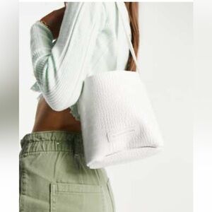 NWT- CLAUDIA CANOVA CROSSBODY BUCKET BAG in CROC-EMBOSSED WHITE